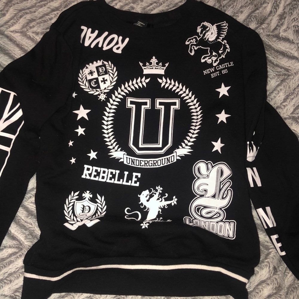 Sweatshirt